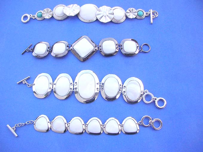 fashion-bracelets-103b-white-shell