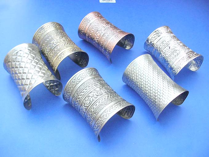 tribal-wide-cuff-bangle-1a