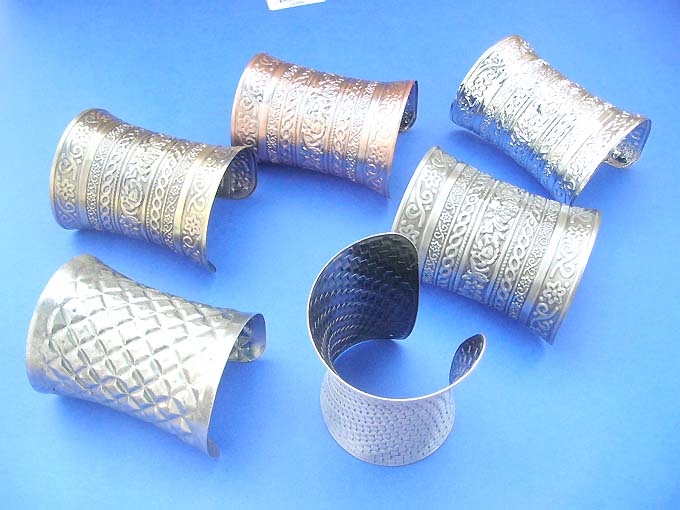 tribal-wide-cuff-bangle-1b