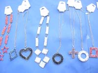 beaded-pendant-necklaces-1b