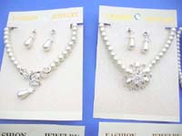 faux-pearl-jewelryset-2c-necklace-earring
