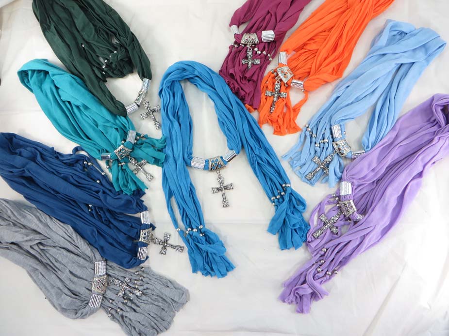 jewelryscarf01m001