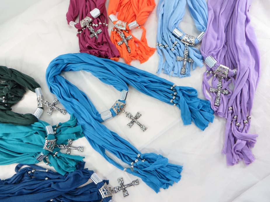 jewelryscarf01m002