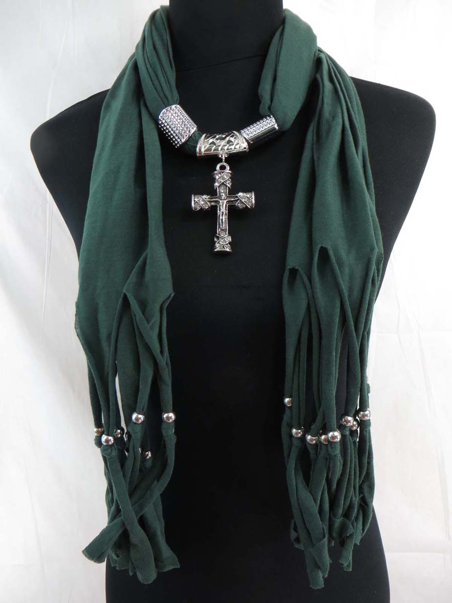 jewelryscarf01m026