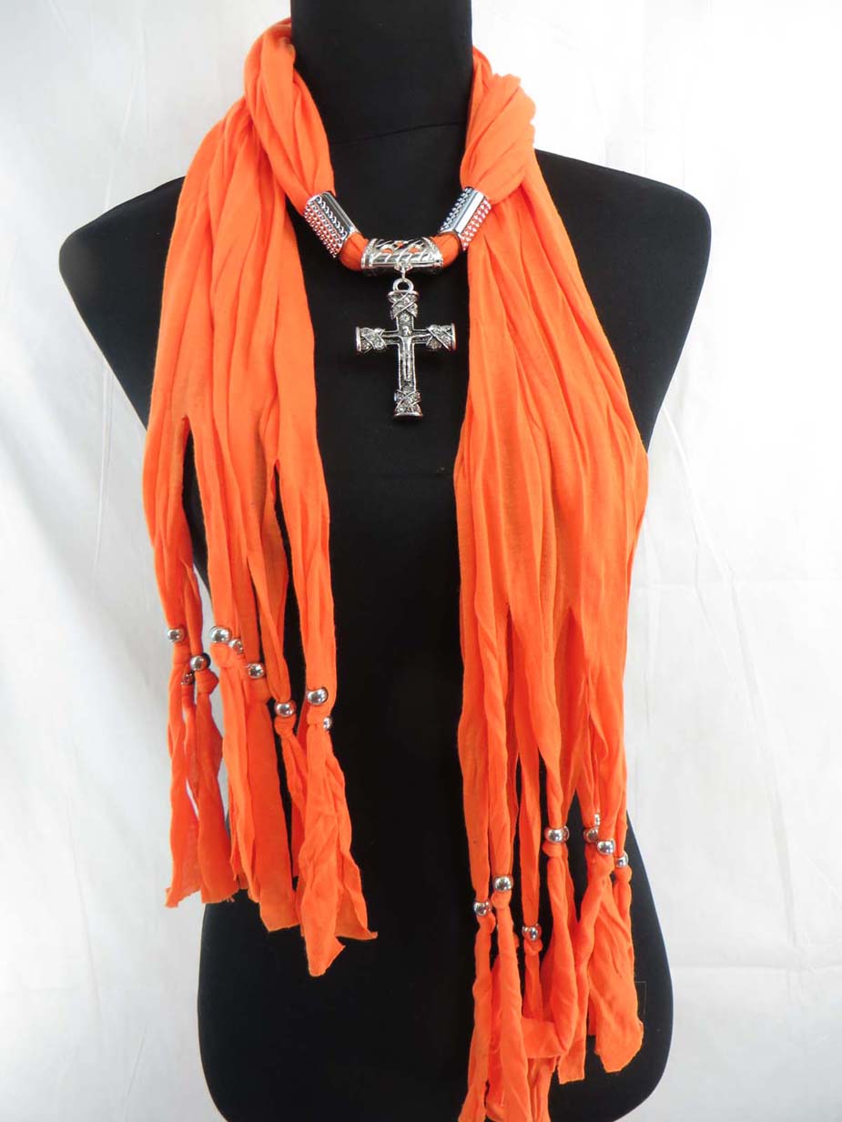 jewelryscarf01m038