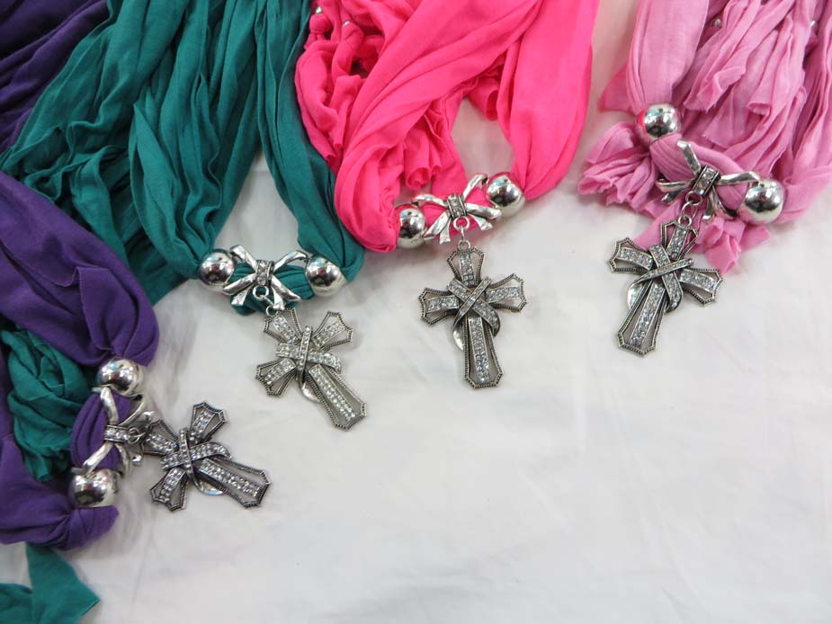 jewelryscarf03m022