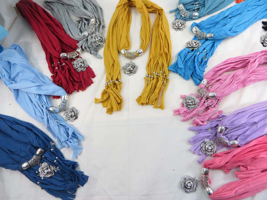 jewelryscarf04m001
