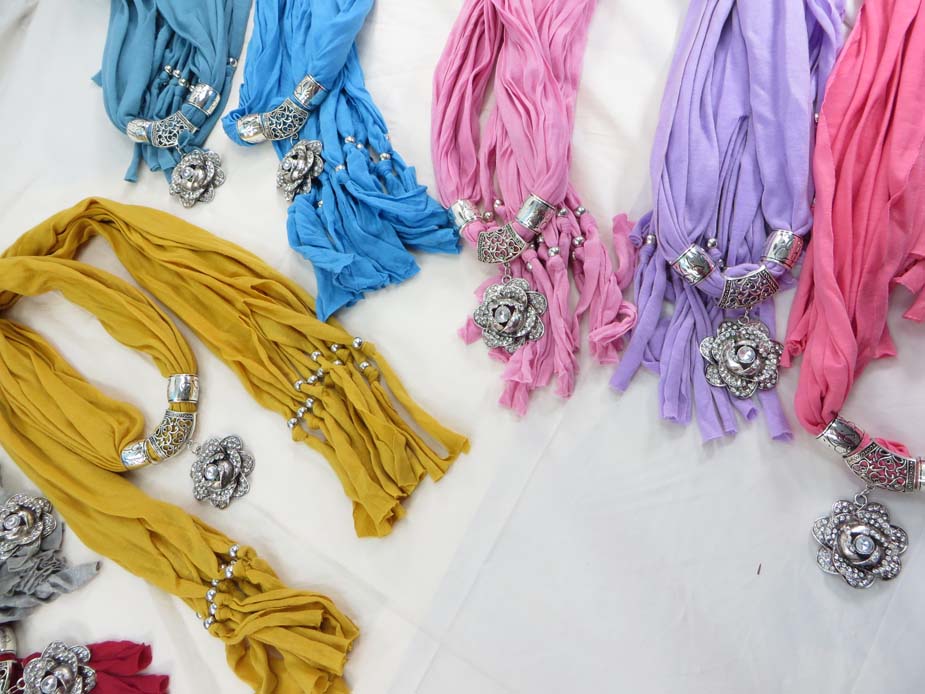 jewelryscarf04m004