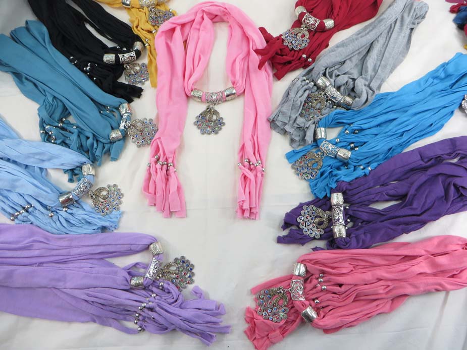 jewelryscarf05m001