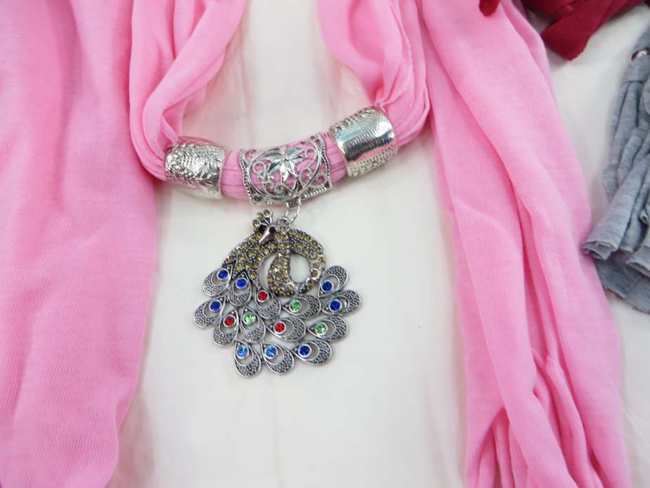 jewelryscarf05m002
