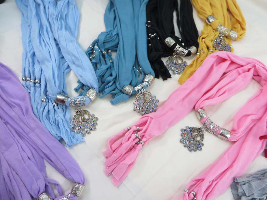 jewelryscarf05m004