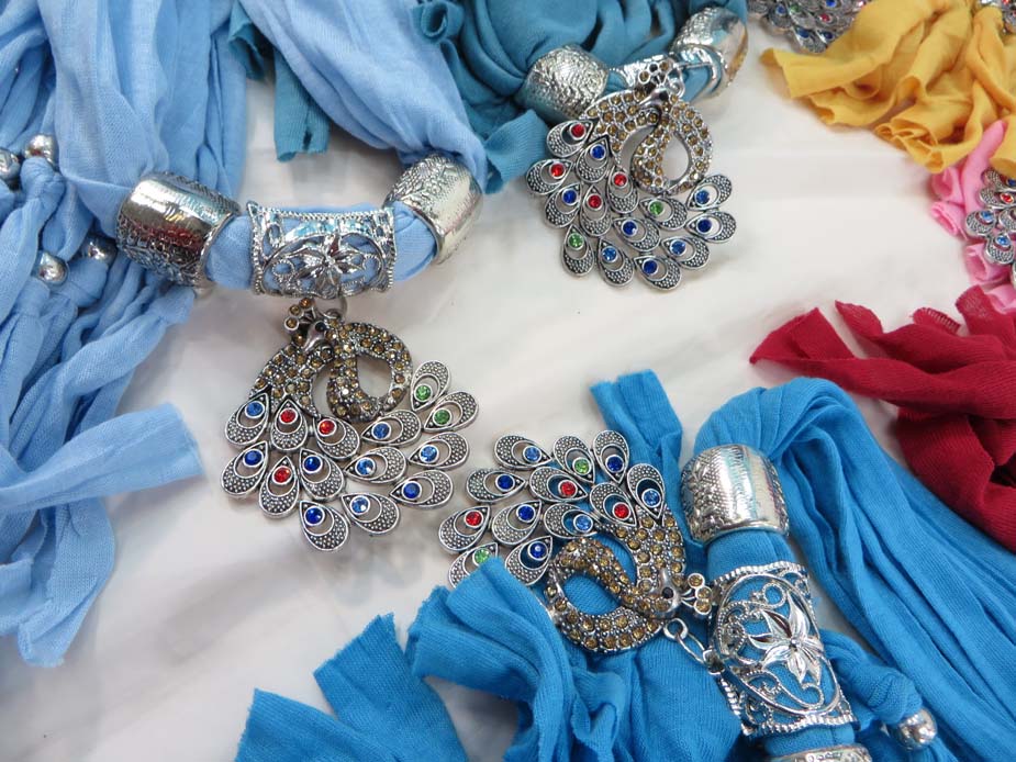 jewelryscarf05m014