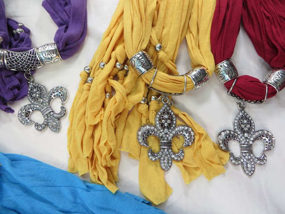 jewelryscarf06m005