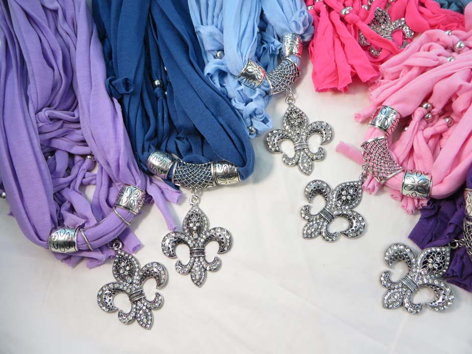 jewelryscarf06m011