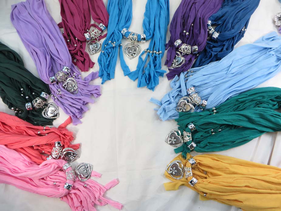 jewelryscarf09m001