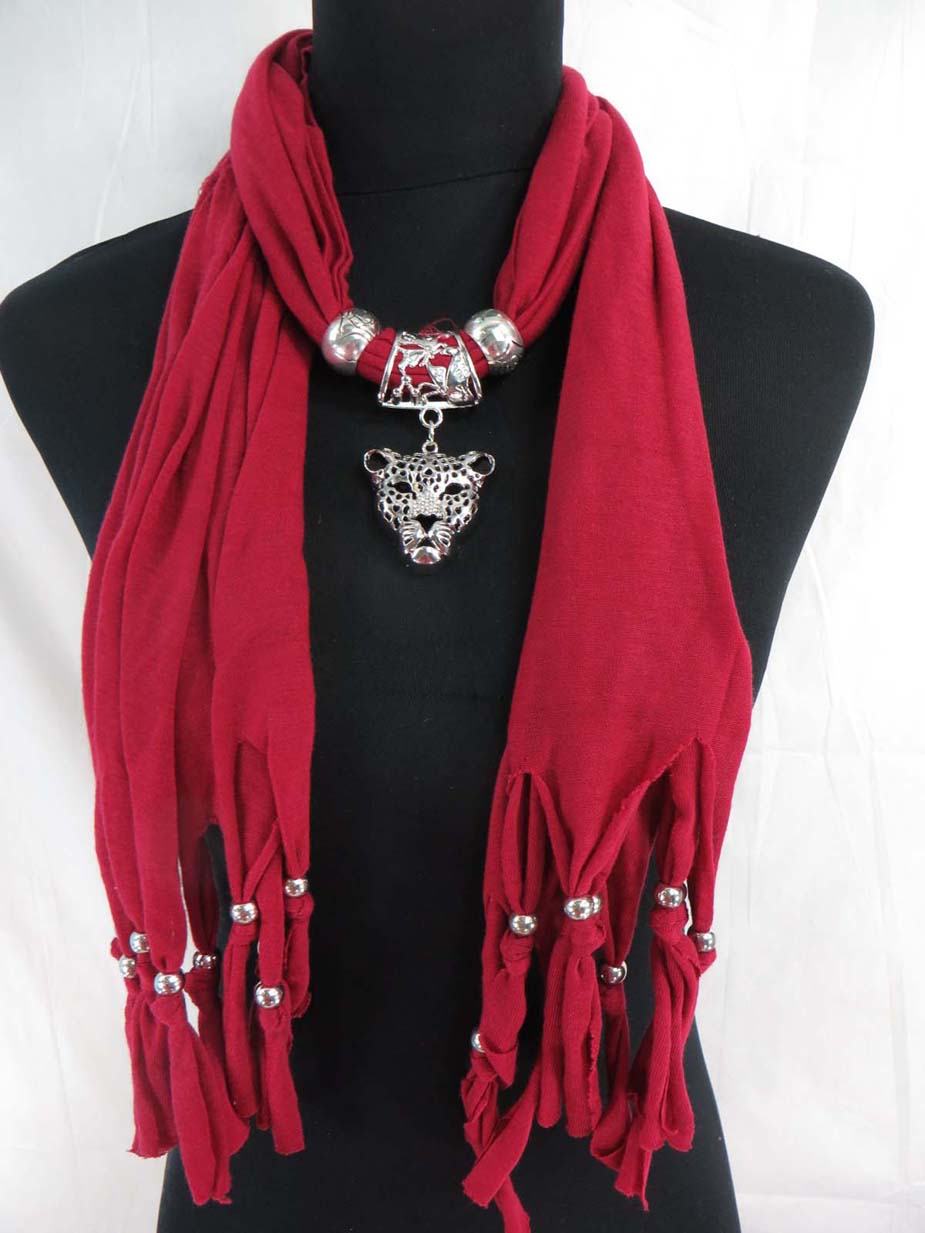 jewelryscarf10m044