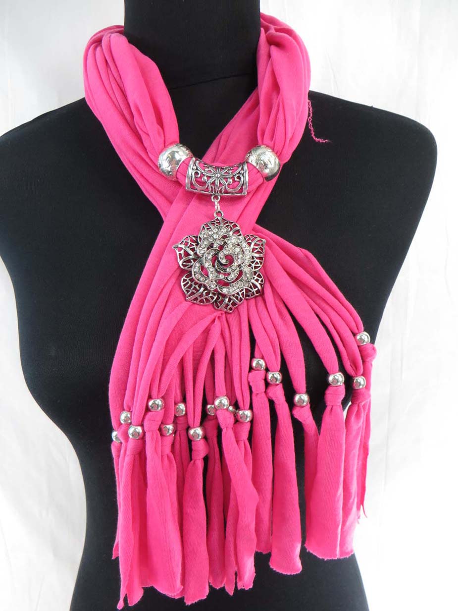 jewelryscarf13m048