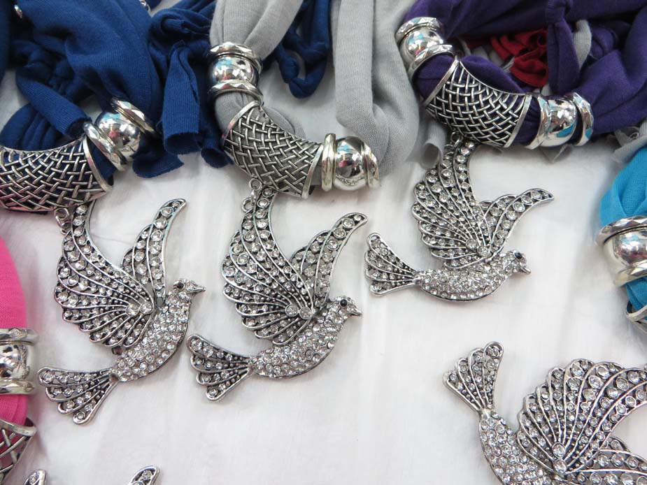 jewelryscarf15m025
