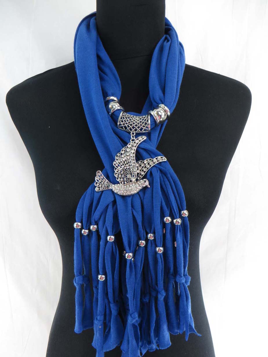 jewelryscarf15m067