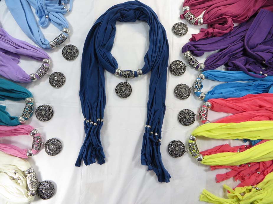 jewelryscarf23m001