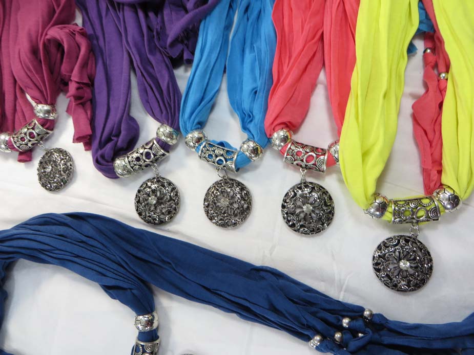 jewelryscarf23m004
