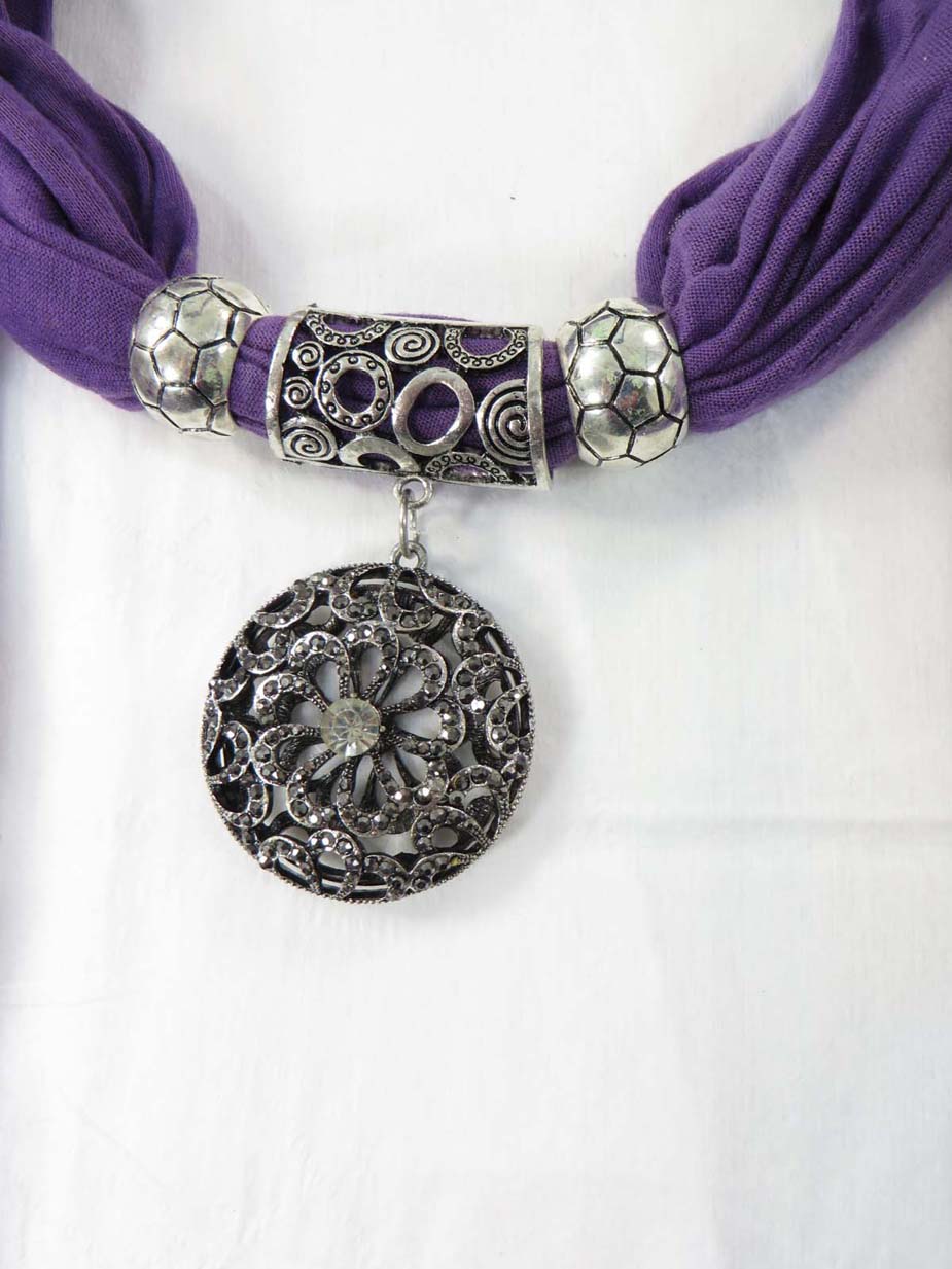 jewelryscarf23m076
