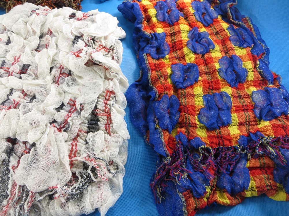 bubble-scarf-db5-43e