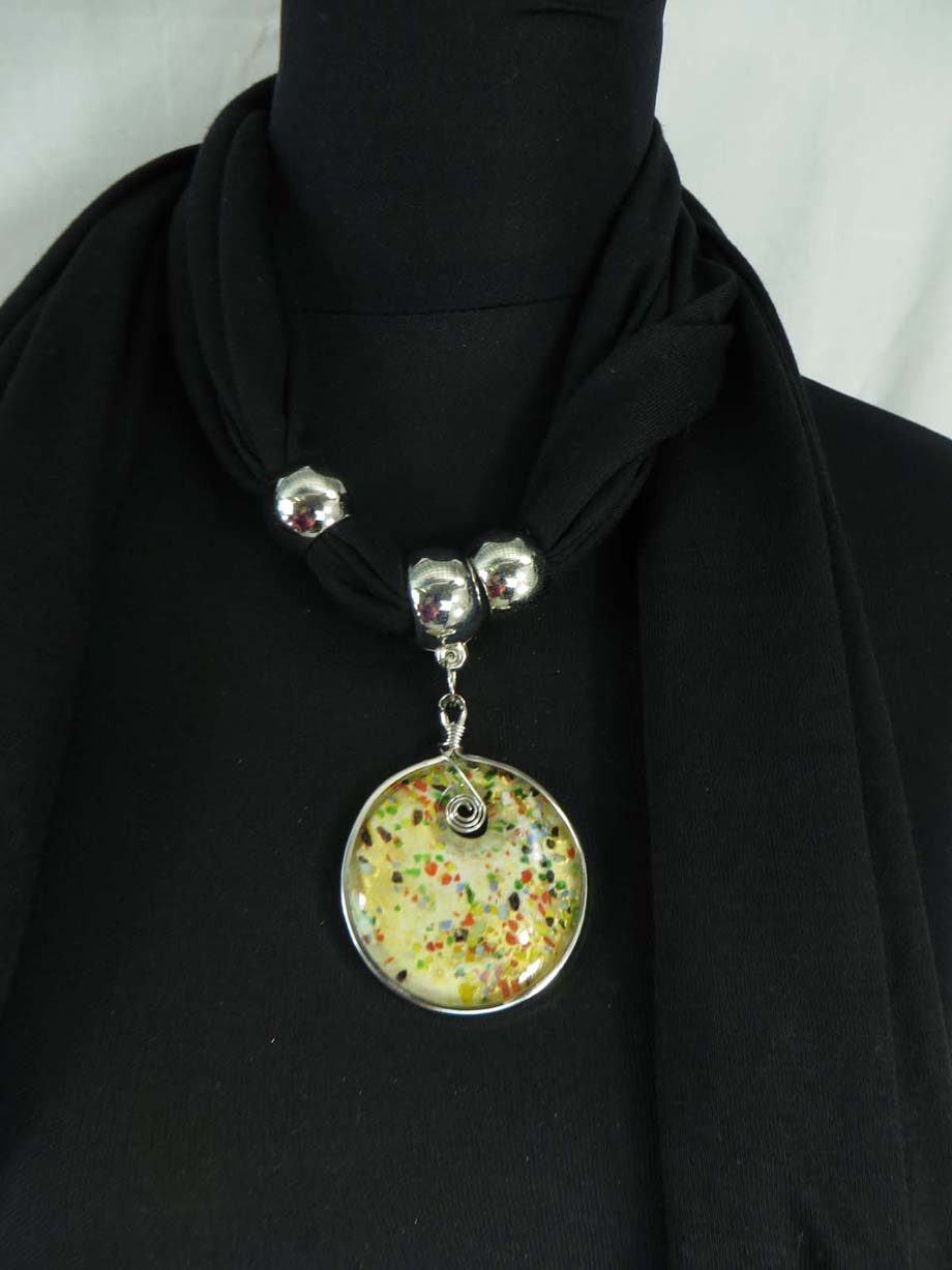 pendantscarf01blackzw