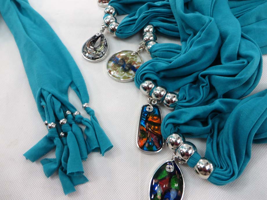 pendantscarf01blueu