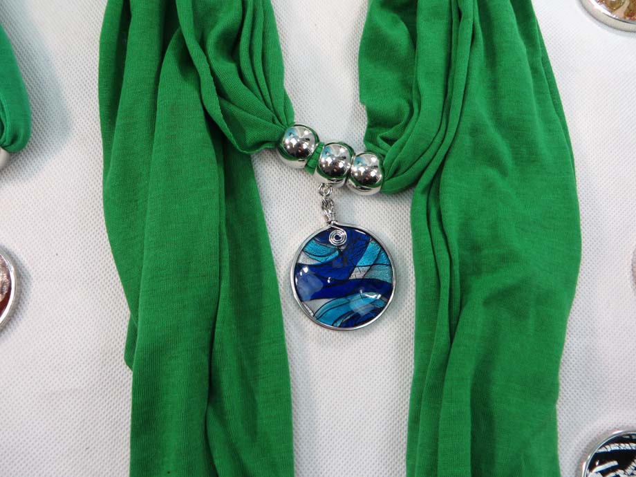 pendantscarf01greenn