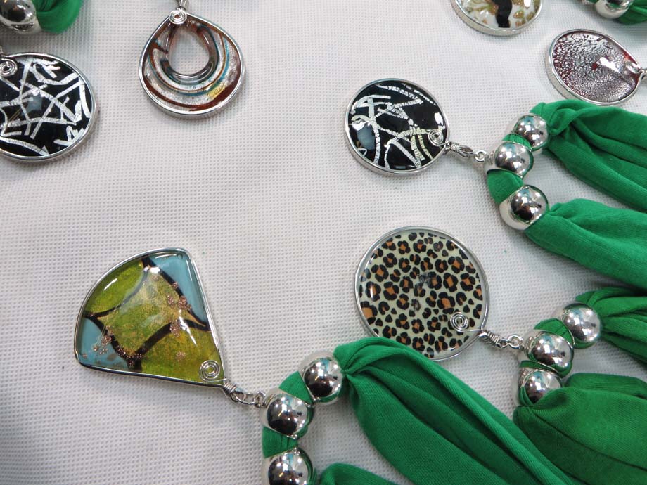 pendantscarf01greenzg