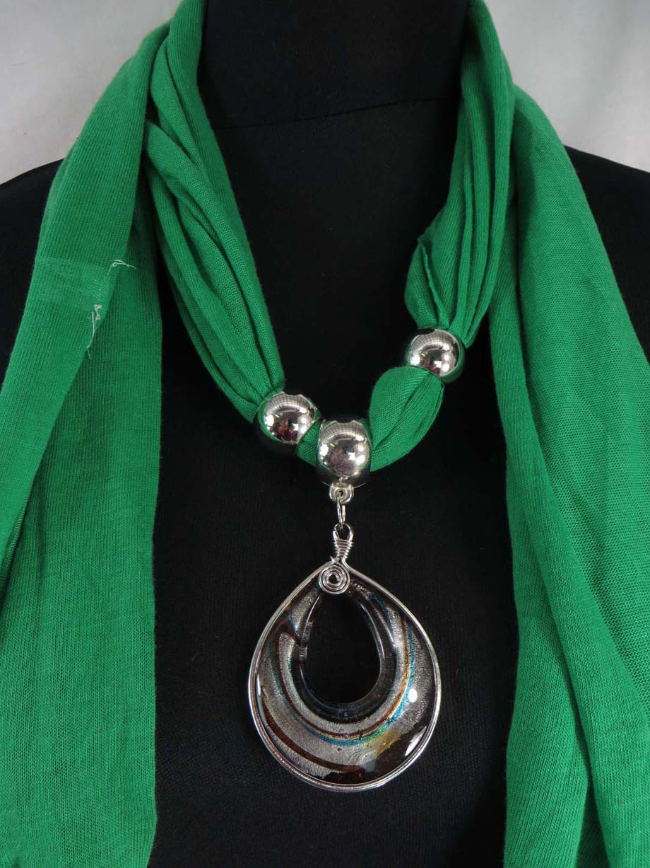 pendantscarf01greenzl
