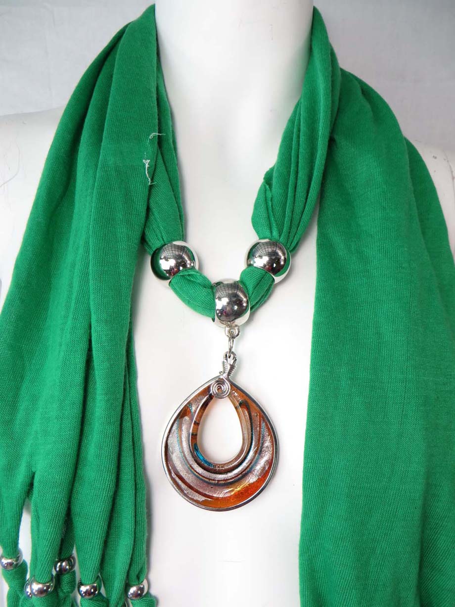 pendantscarf01greenzp