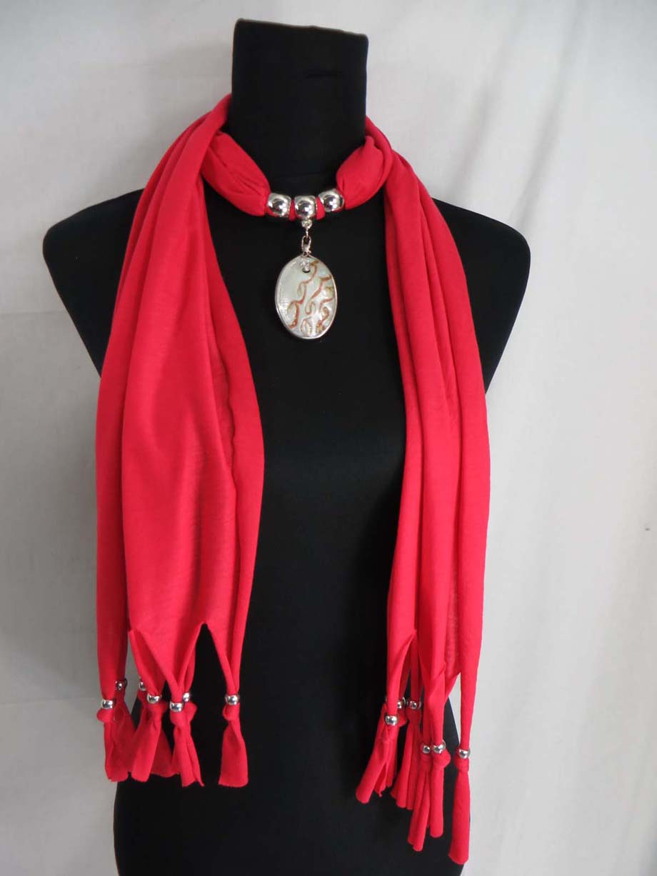 pendantscarf01redzi