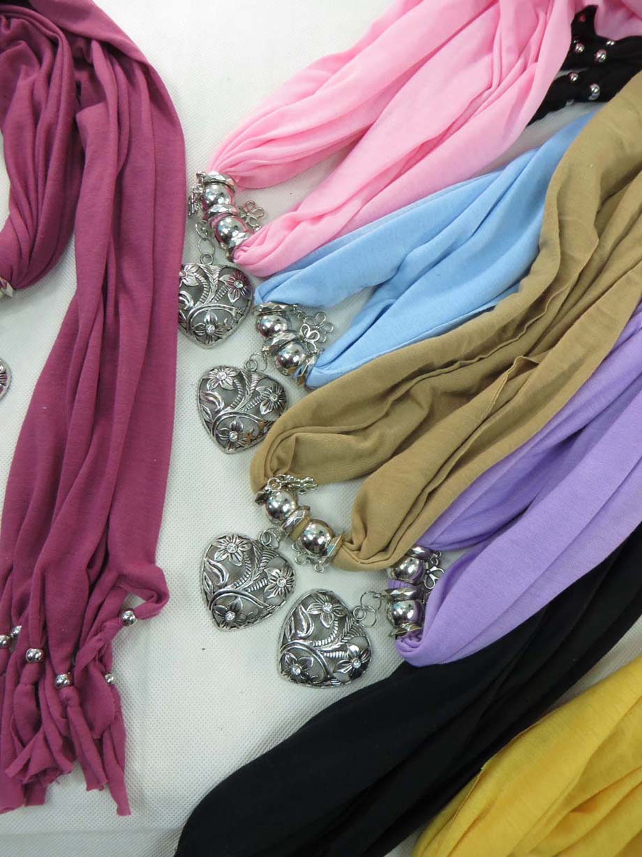 pendantscarf02k