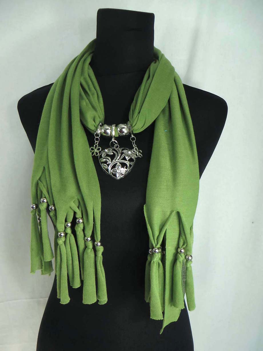 pendantscarf02vk