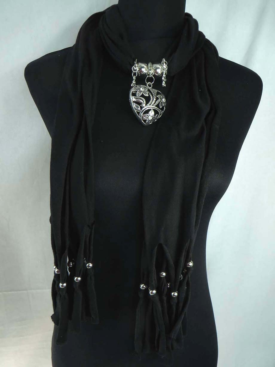 pendantscarf02yq