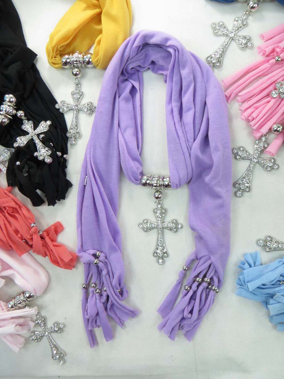pendantscarf03f