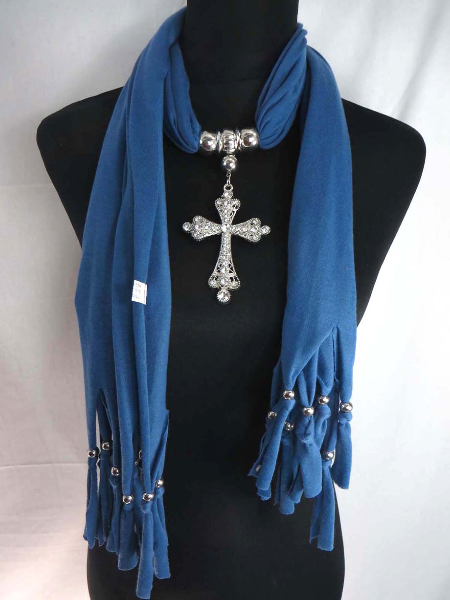 pendantscarf03te