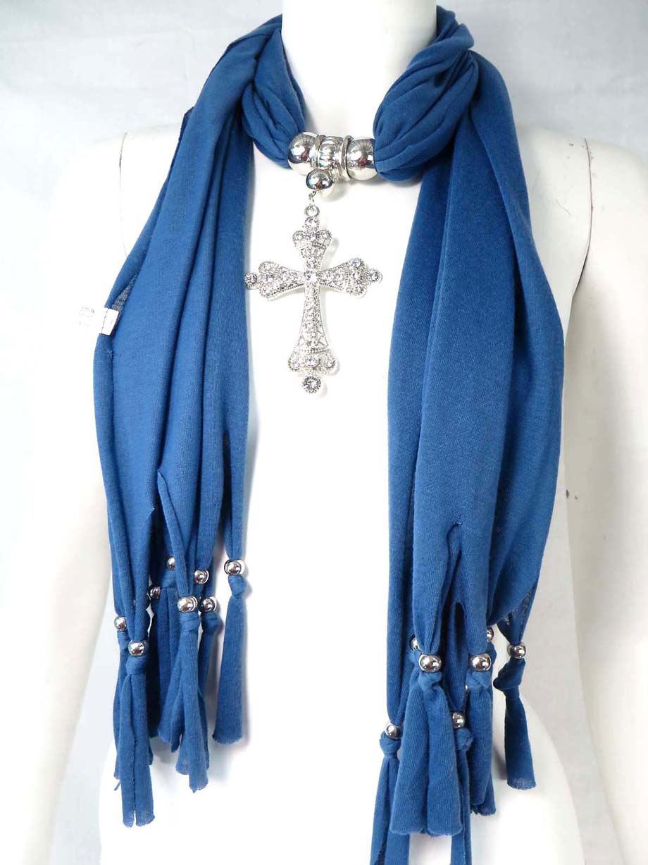 pendantscarf03ts