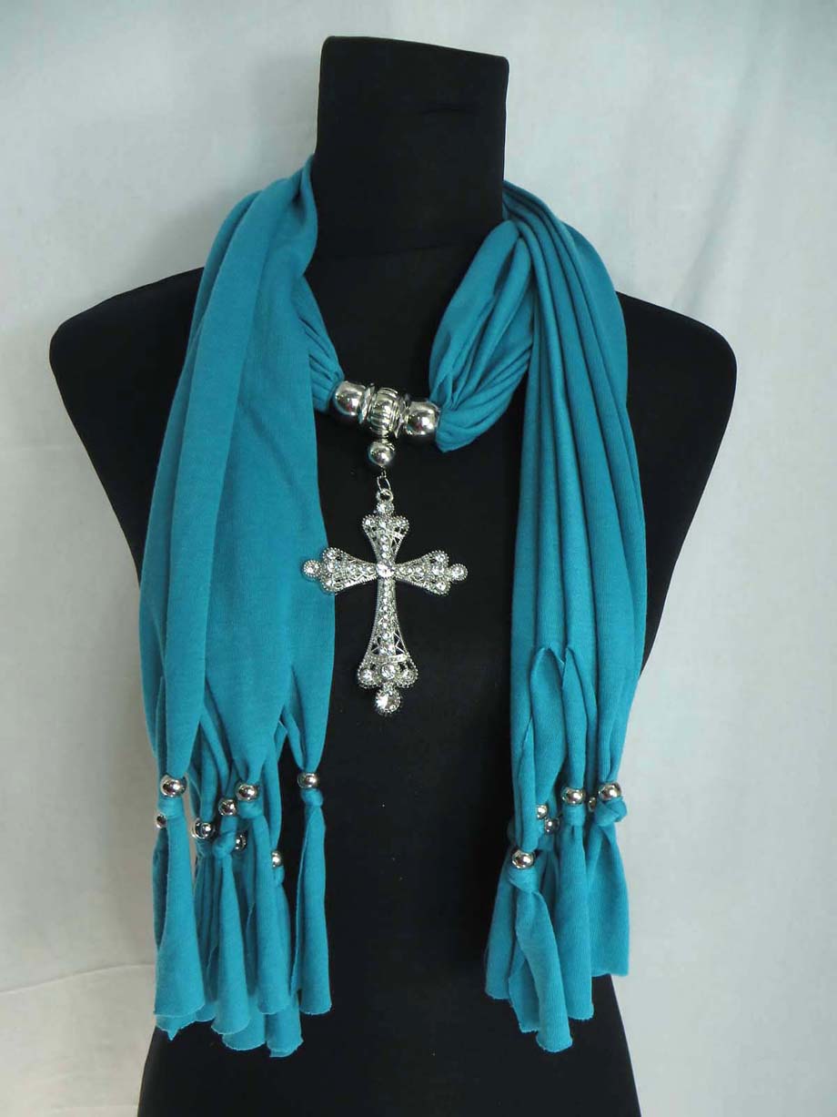 pendantscarf03uo