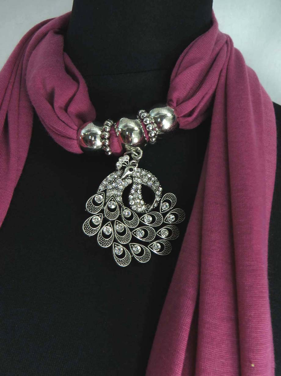 pendantscarf04th