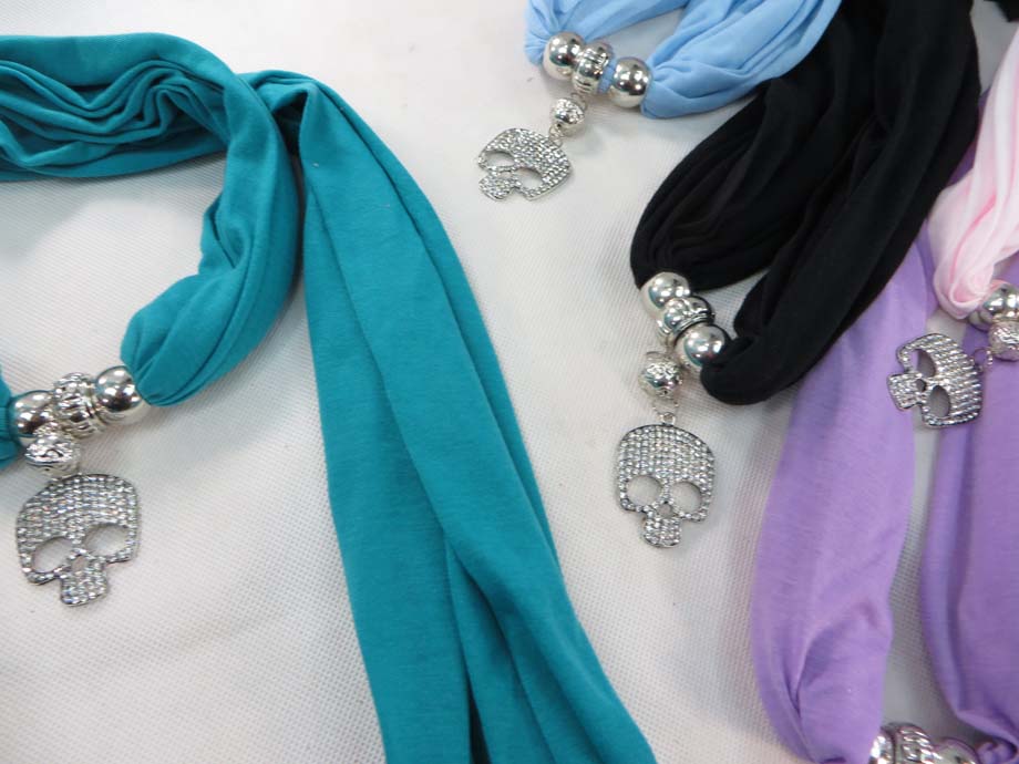 pendantscarf05m