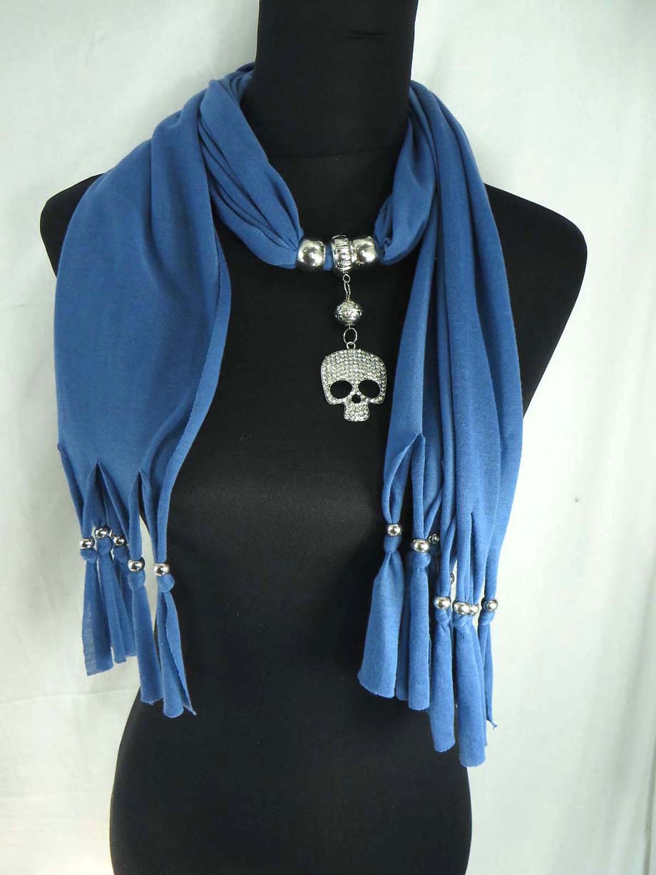 pendantscarf05uf