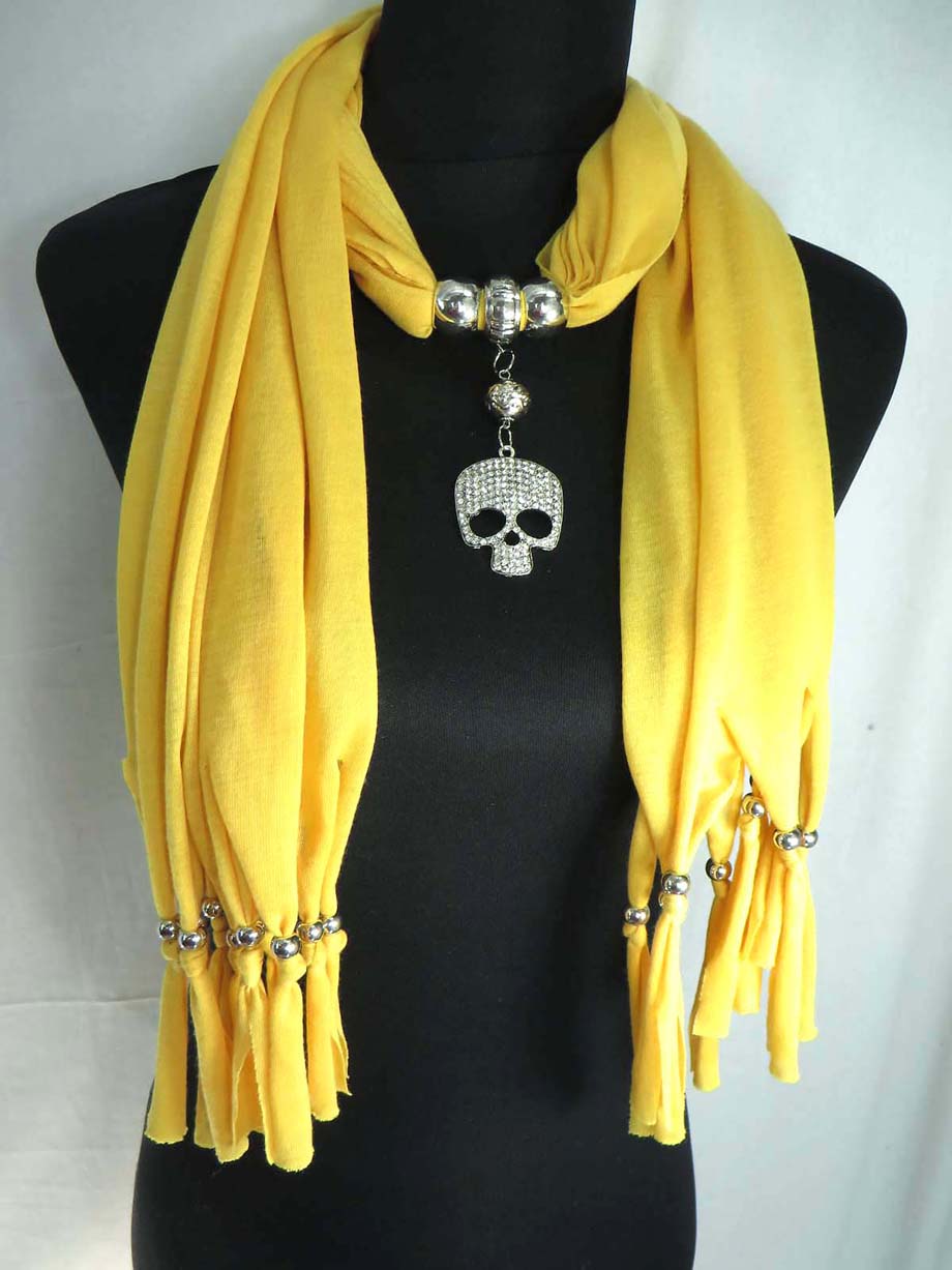pendantscarf05uh
