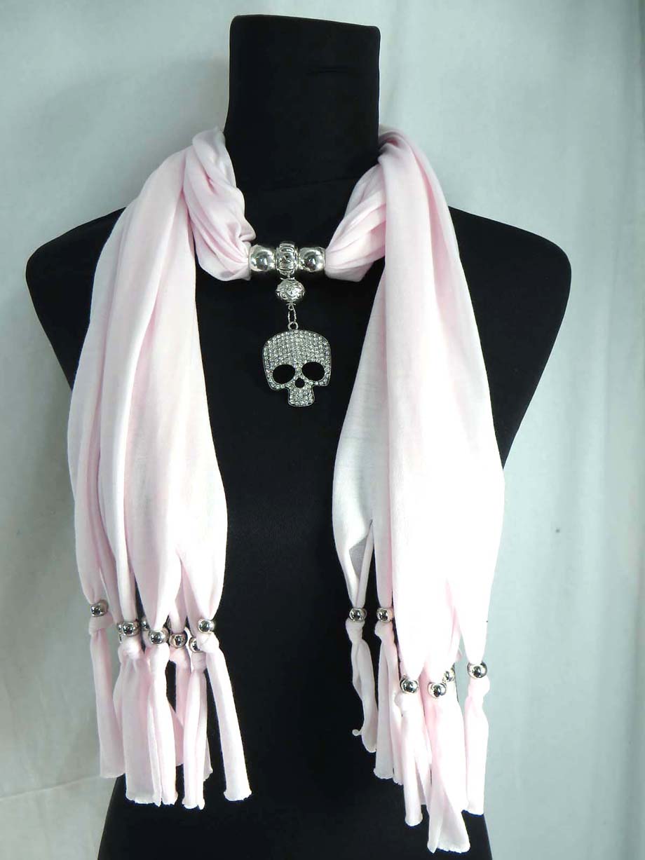 pendantscarf05ut