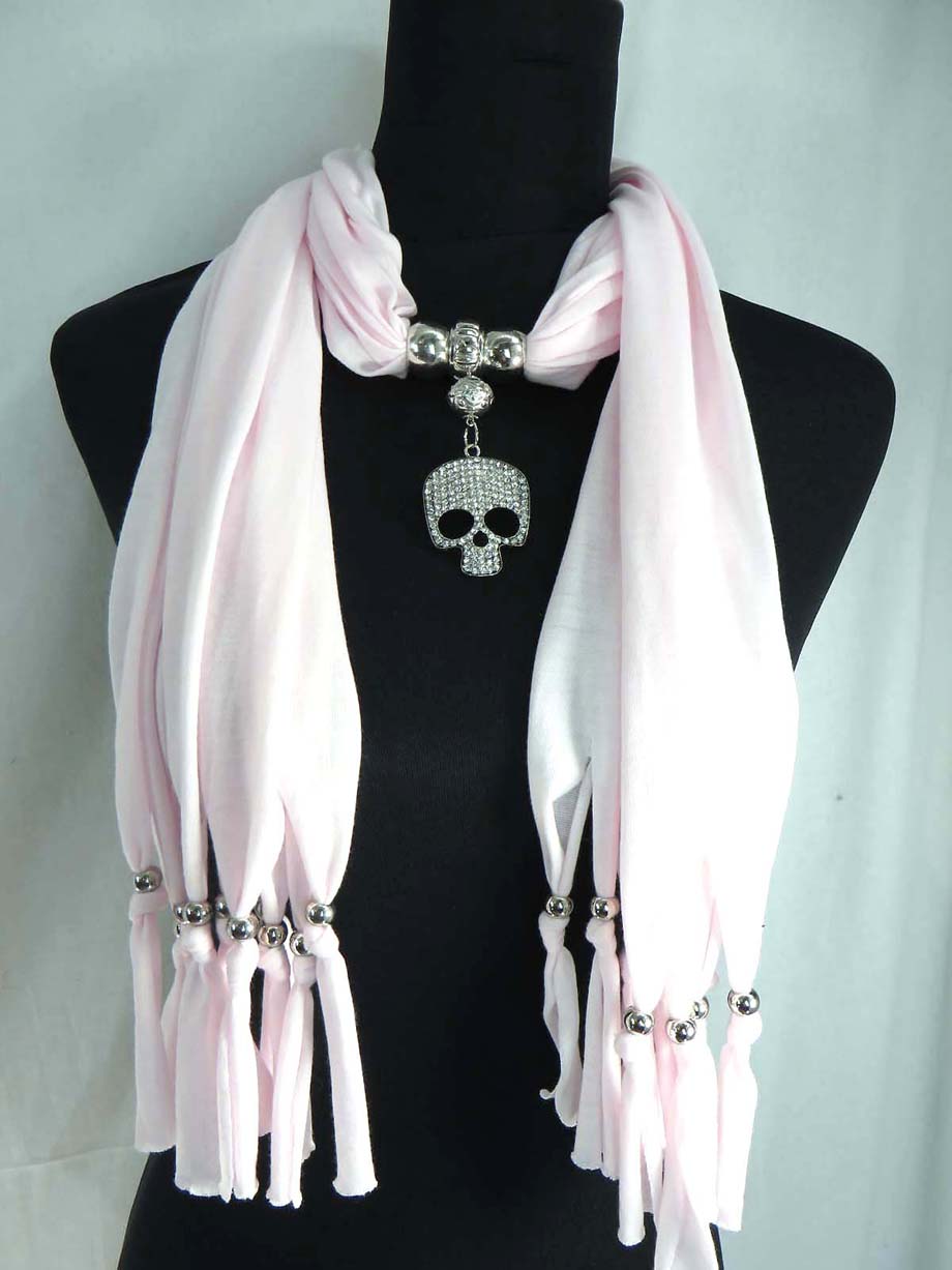 pendantscarf05vc