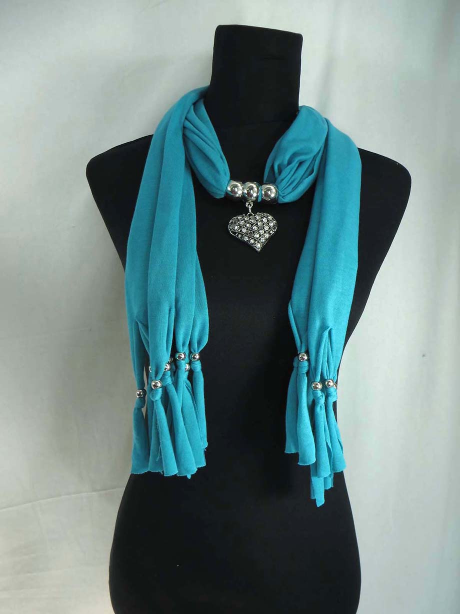 pendantscarf06ug