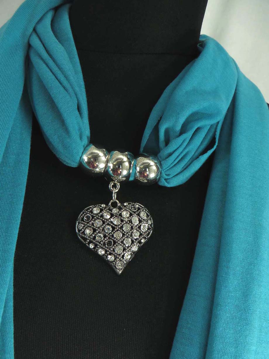 pendantscarf06uh
