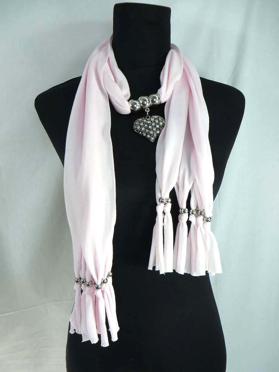 pendantscarf06ym